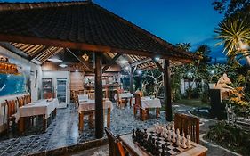Alam Nusa Bungalow Huts & Spa